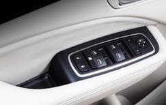 菲亚特菲翔内饰大图