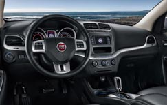 菲亚特菲跃内饰大图