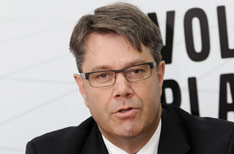 沃尔沃生产及采购高级副总裁 拉尔斯&middot;韦伯