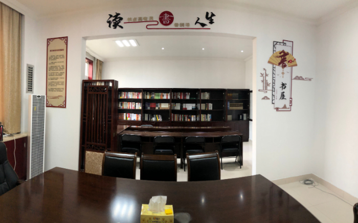 广泛听取党员群众意见,精心设计,因地制宜,高质量建设党建书屋