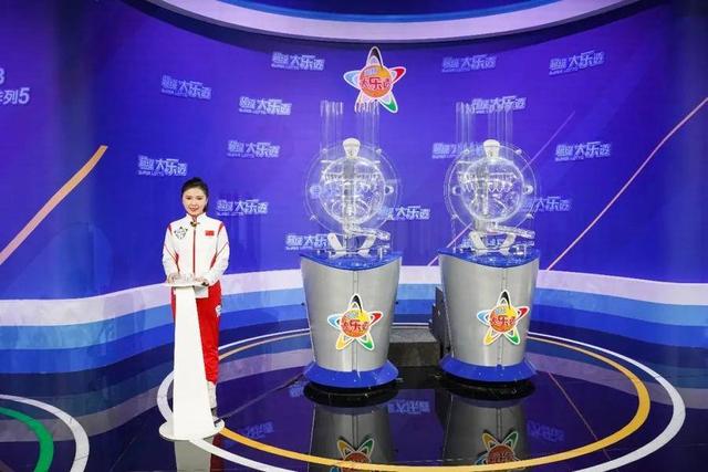 2022年伊始,中国体育彩票开奖现场迎来了北京奥运会女子体操冠军