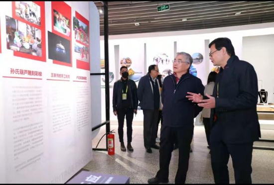 助力长城国家文化公园建设——长城文化亮相“中国传统工艺振兴主题设计展”-新华网