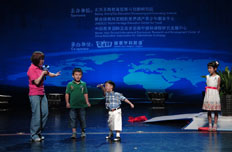 小学员踊跃参与