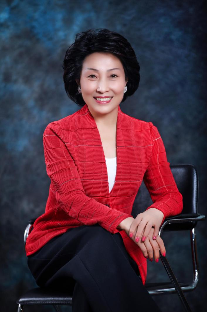 郑翔玲获颁银紫荆星章