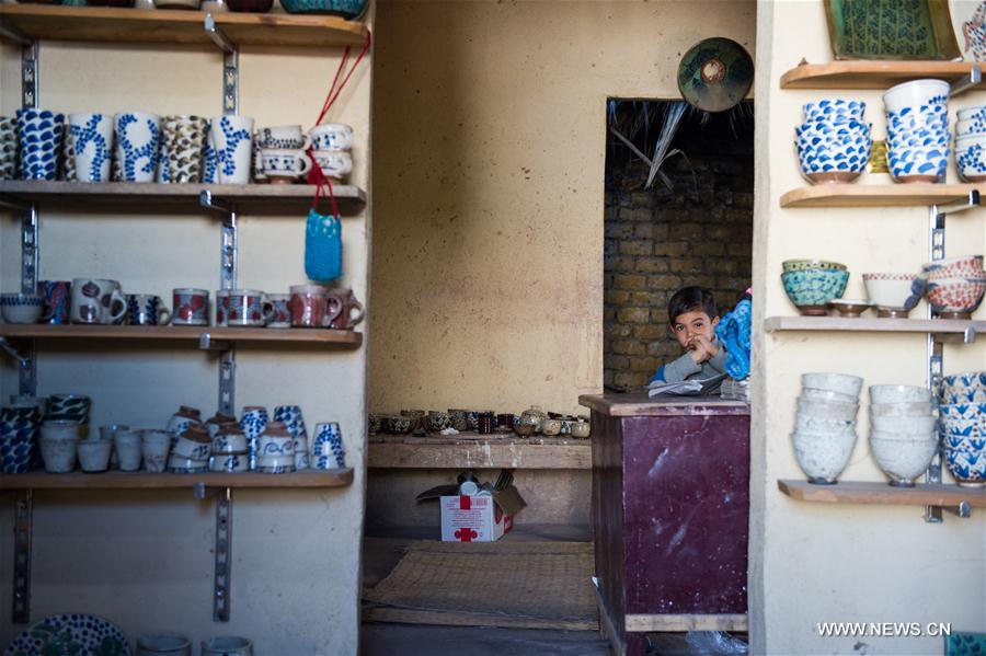 EGYPT-FAYOUM-TUNIS VILLAGE-POTTERY