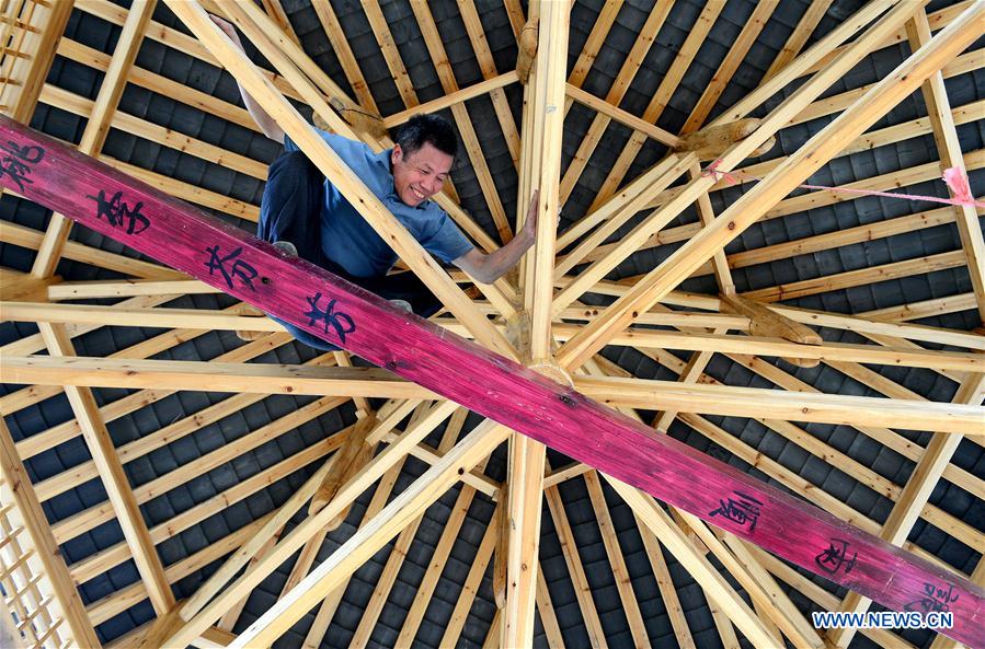 #CHINA-GUANGXI-CARPENTER (CN)