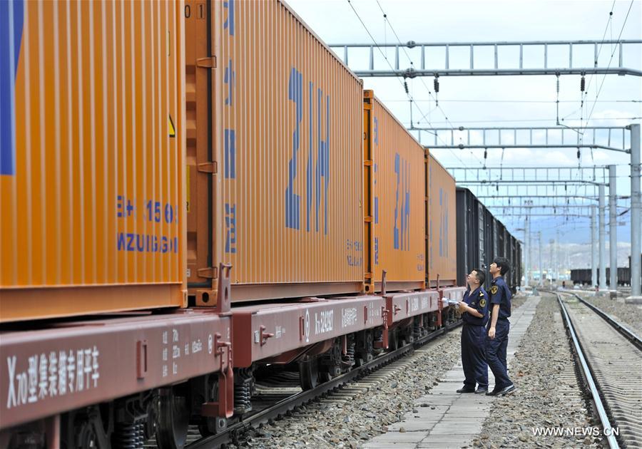 CHINA-XINJIANG-ALATAW PASS-FREIGHT TRAIN (CN)