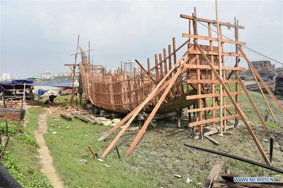 BANGLADESH-CHITTAGONG-FISHING BOAT-BUILDING