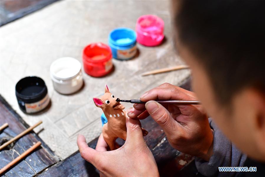 CHINA-HENAN-CLAY SCULPTURE(CN)