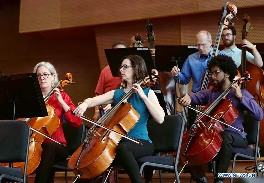 chinesefolkmusiciansperformconcertwithchicagojazzphilharmonic