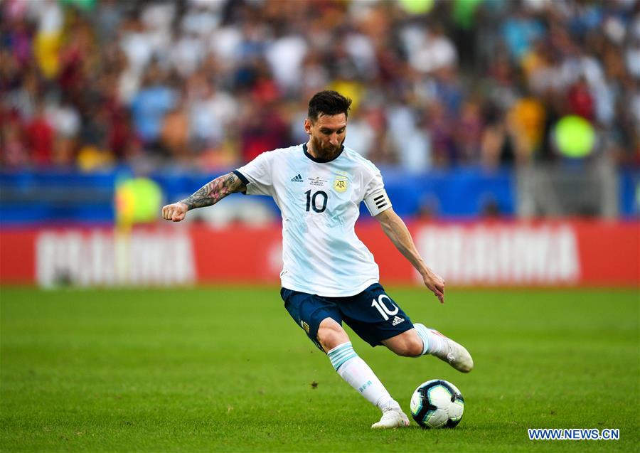 argentina beats venezuela 2-0 to make copa america semis