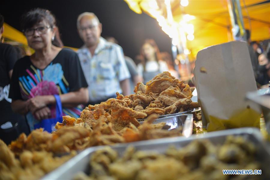 MALAYSIA-KUALA LUMPUR-TAMAN CONNAUGHT NIGHT MARKET