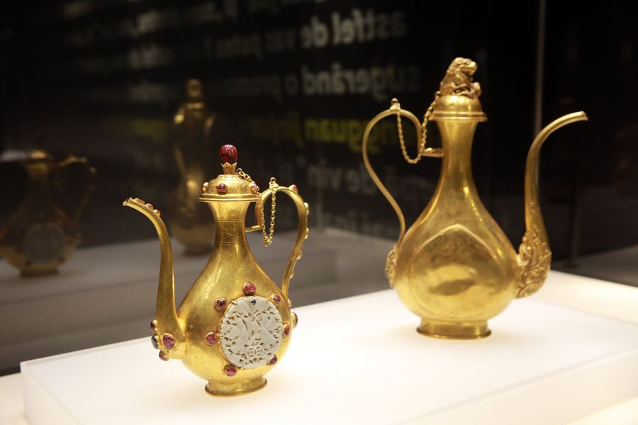 Chinese royal goldware of Ming Dynasty on display in Romania - Xinhua ...