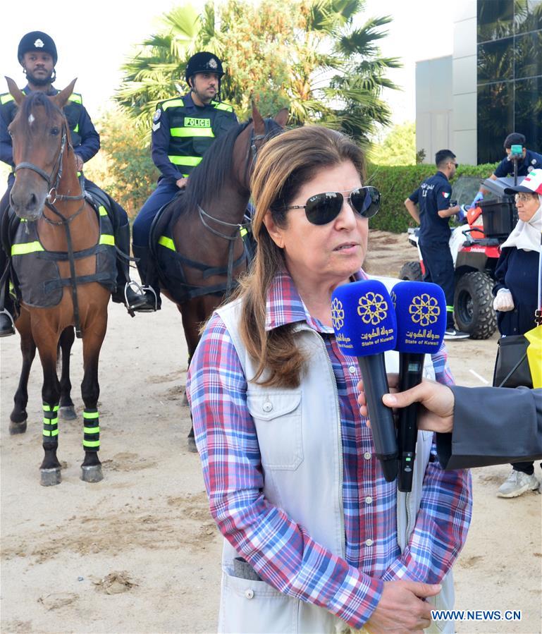 KUWAIT-KUWAIT CITY-BEACH CLEANING