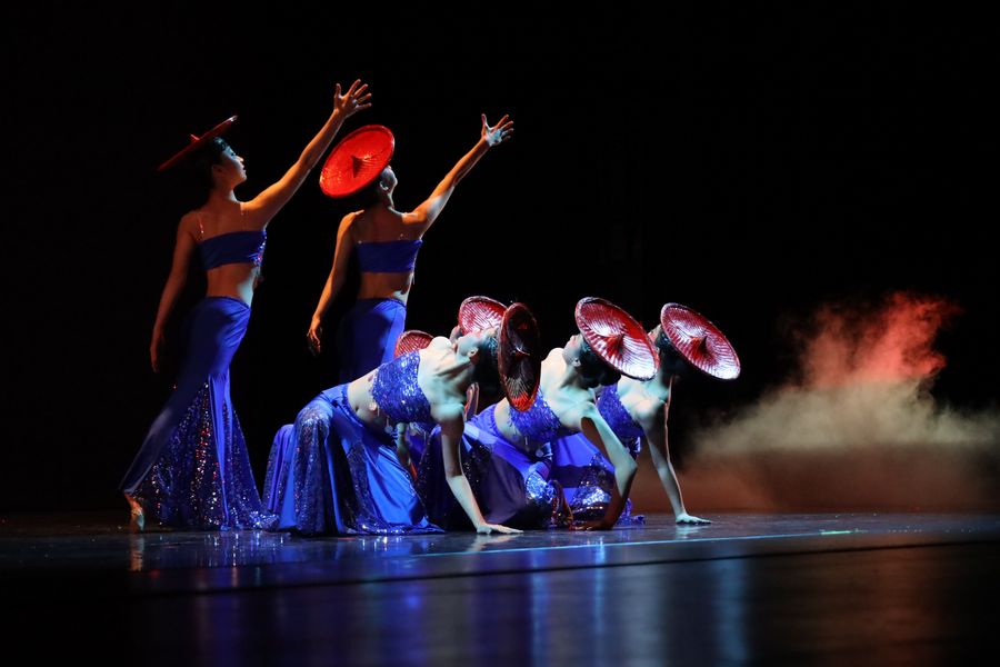 Annual Spring Festival gala staged in U.S. Houston - Xinhua | English ...
