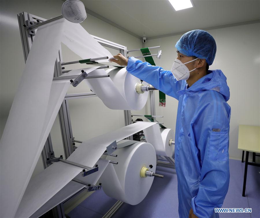 company in liaoning manufactures medical masks to be exported