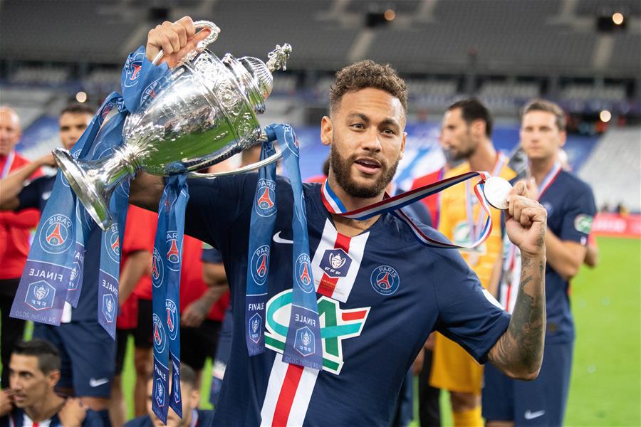 psg win french cup title, but lose mbappe to injury
