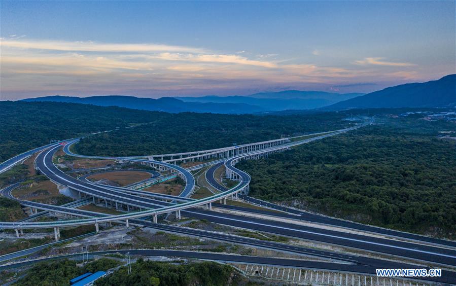 expressway linking tengchong, longchuan in sw china opens to