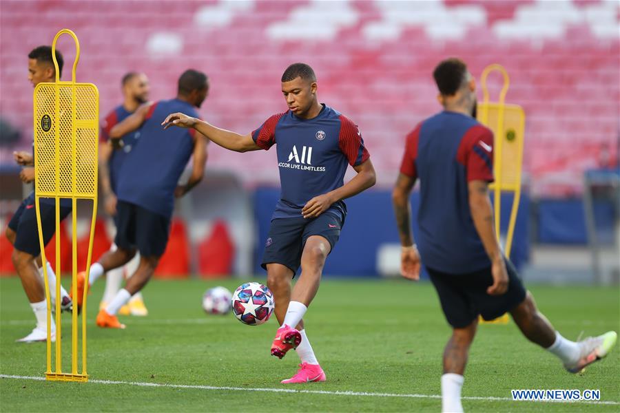 paris saint-germain holds training session ahead o