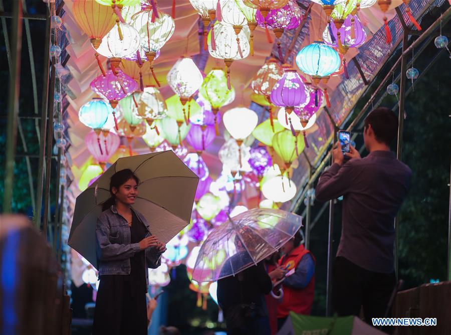 china-zhejiang-ancient town-temple fair (cn)