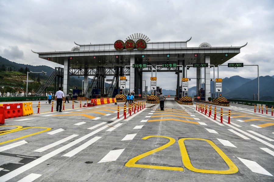 new highway starts full-line operation in sw chinas guizhou