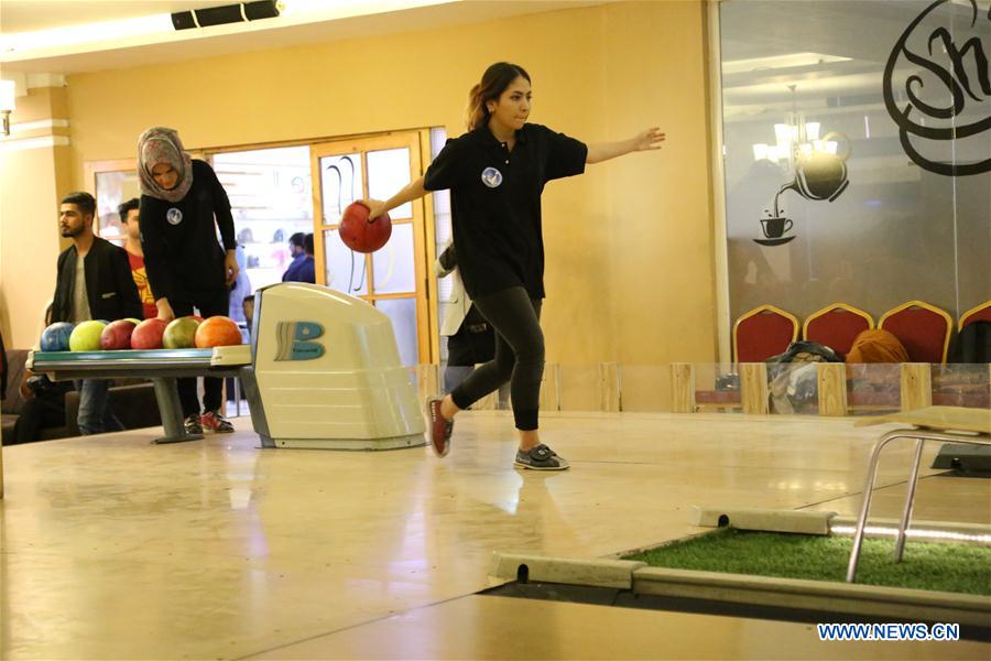 girlsplaybowlinginkabulafghanistan