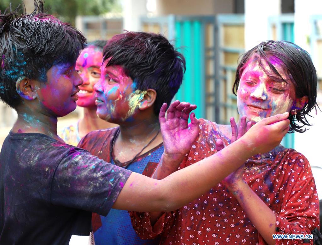 holi festival marked in pakistan, india