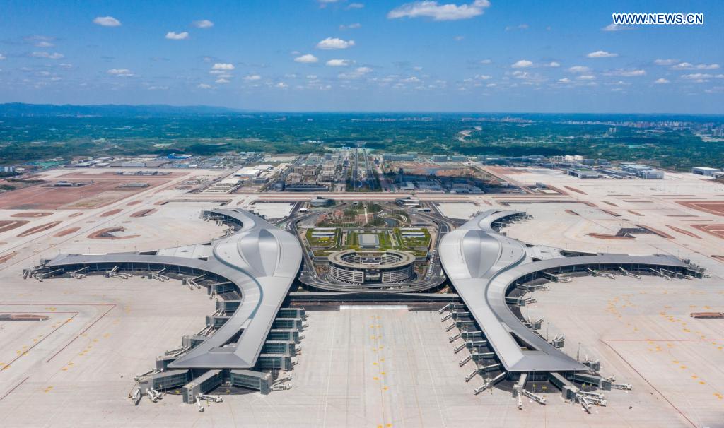 newairportopenstoflightsinchinaschengdu