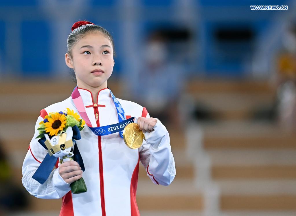 chinese gymnasts finish 1-2 in womens balance