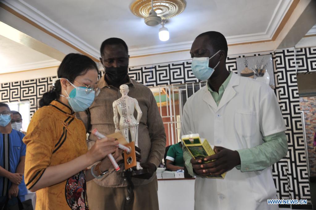 Chinese medical team donates medical supplies to support TCM in Ghana