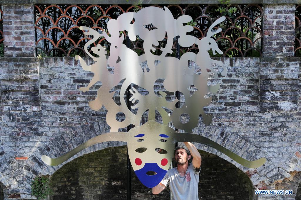 artinstallationsseeninbrugesbelgium