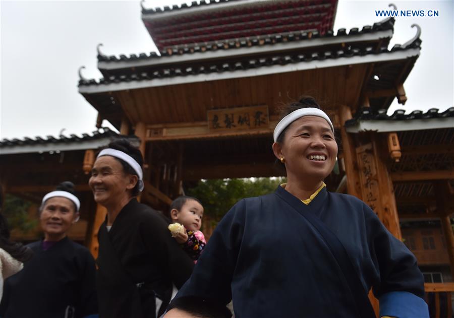 families relocated to new stockade in poverty alleviation