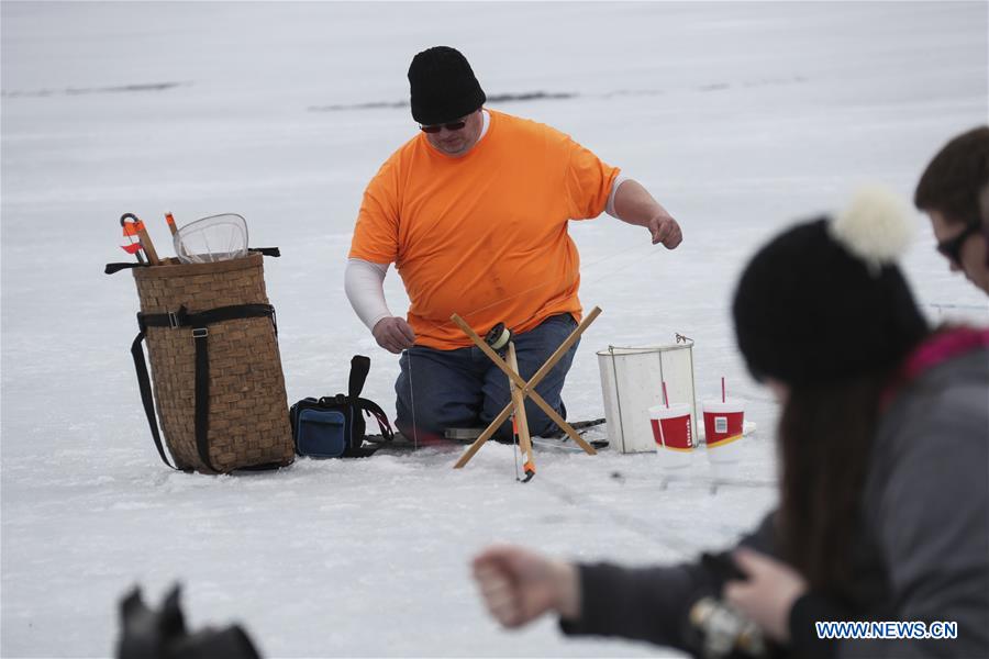peopletakepartinfreeicefishingeventinotsegocountyus