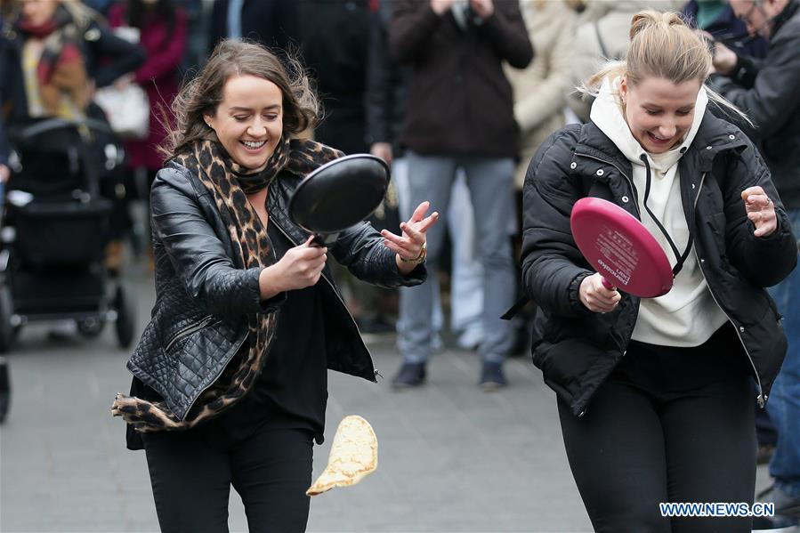 britain-london-pancake warmup race