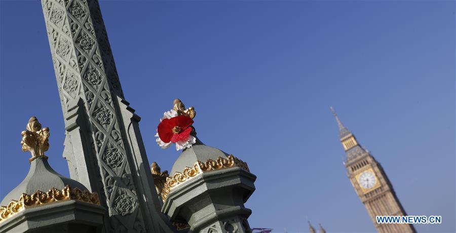 floraltributestovictimsofterrorattackseeninlondon