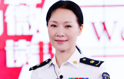 吕薇:我们的光和热来自于基层官兵