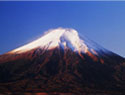 日本富士山出现长300米宽10米裂缝 令人担忧