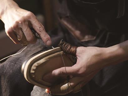 曹伟耐得住性子的手艺人