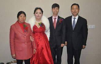 不是家人 胜似家人：周海江一张照片背后的故事