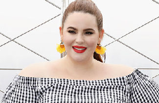 "大码超模"泰斯·霍丽迪 非一般自信