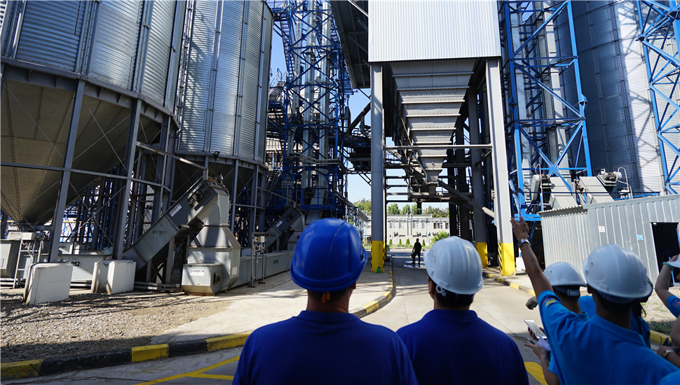 金龙鱼阳光葵花籽油欧洲乌克兰敖德萨工厂