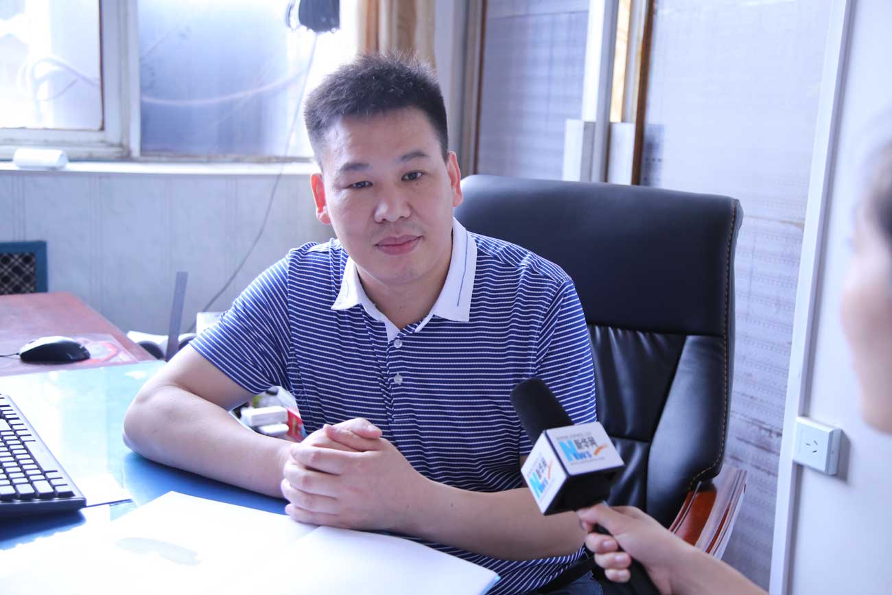 新华网专访中国人民银行临颍县支行行长胡玉全