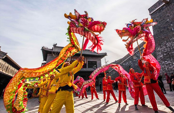 摄影师记录祖国各地民俗迎新春 舞龙,旱船轮番登场吸眼球
