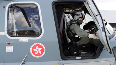 &ldquo;七一&rdquo;护旗飞行：&ldquo;让国旗飞出最美的样子&rdquo;