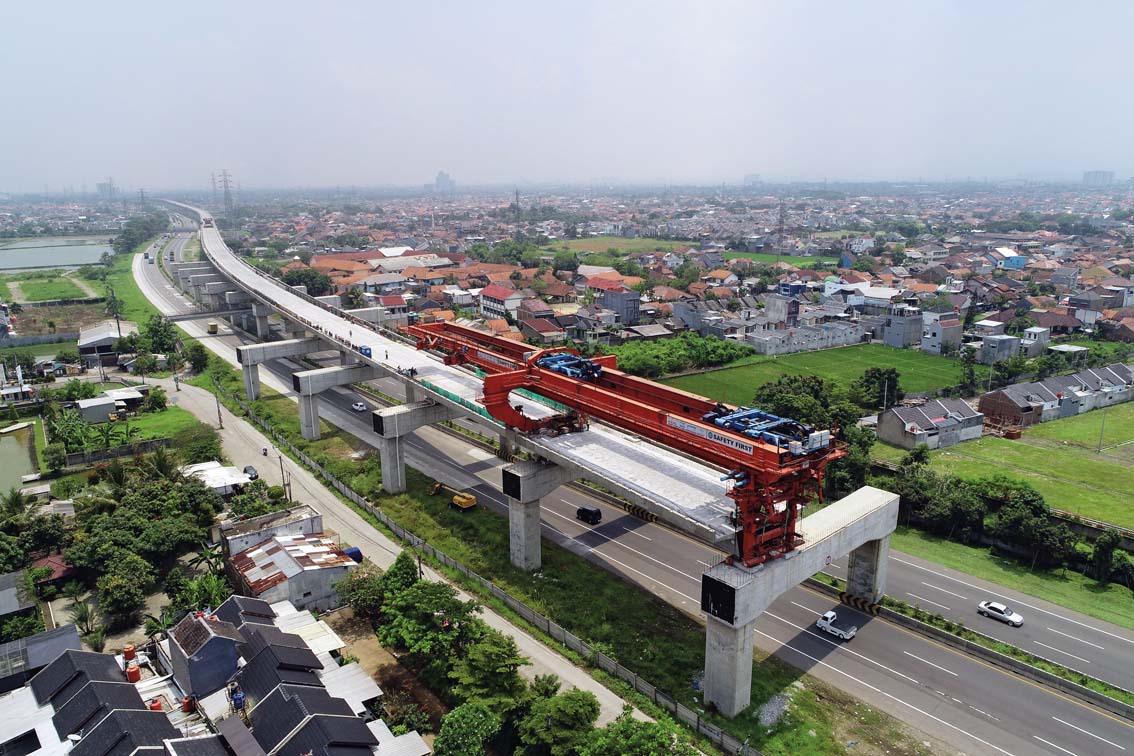 他们在印尼修高铁