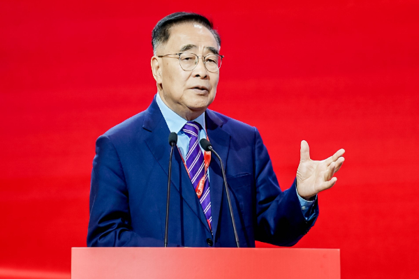张伯礼院士:科技赋能,让老百姓用上放心药-新华网