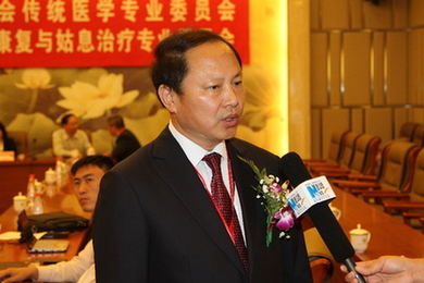 单保恩:省四院坚持40年服务基层群众