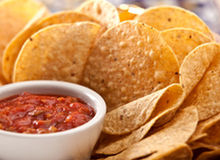 小心病从口入，购买膨化食品要注意