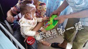 妈妈一不留神宝宝喝半瓶蚊香液 男童凝血功能障碍