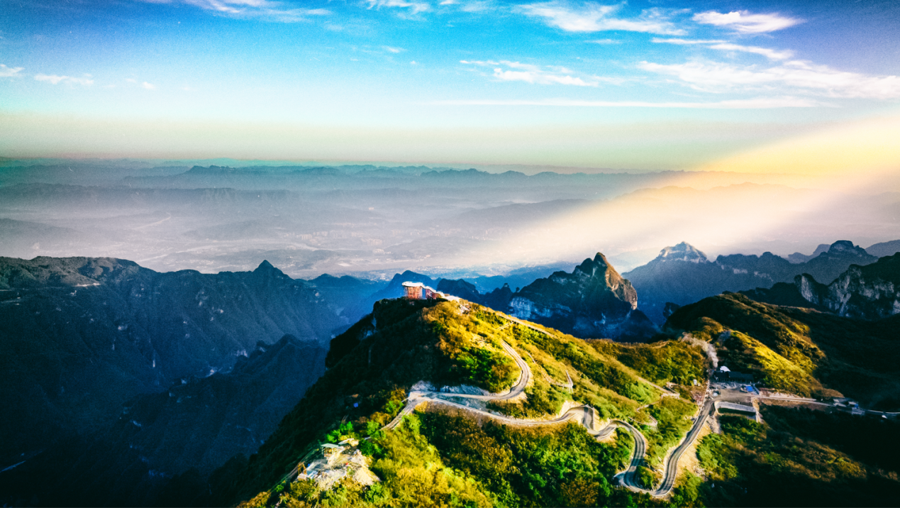 张家界七星山携手新华网入驻飞阅中国67景区通